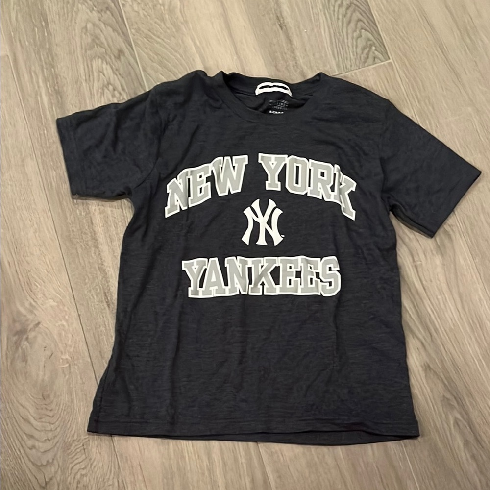 MLB Boys Gray New York Yankees T-Shirt Size: S